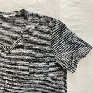 Alternative Apparel V‑Neck T‑Shirt – Black/Grey Stripes (M)